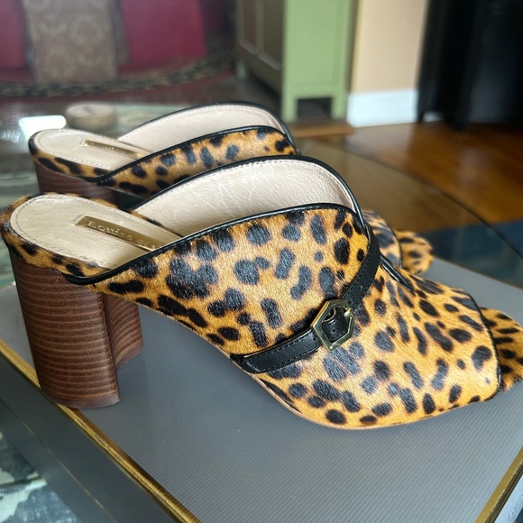 Brand New Vince Camuto Sandals - Picture 1 of 4